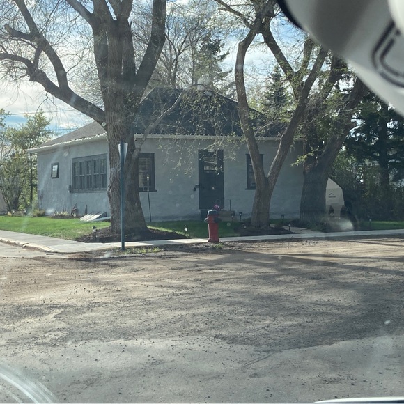 Meet your Posher, Jennifer - Picture 3 of 17